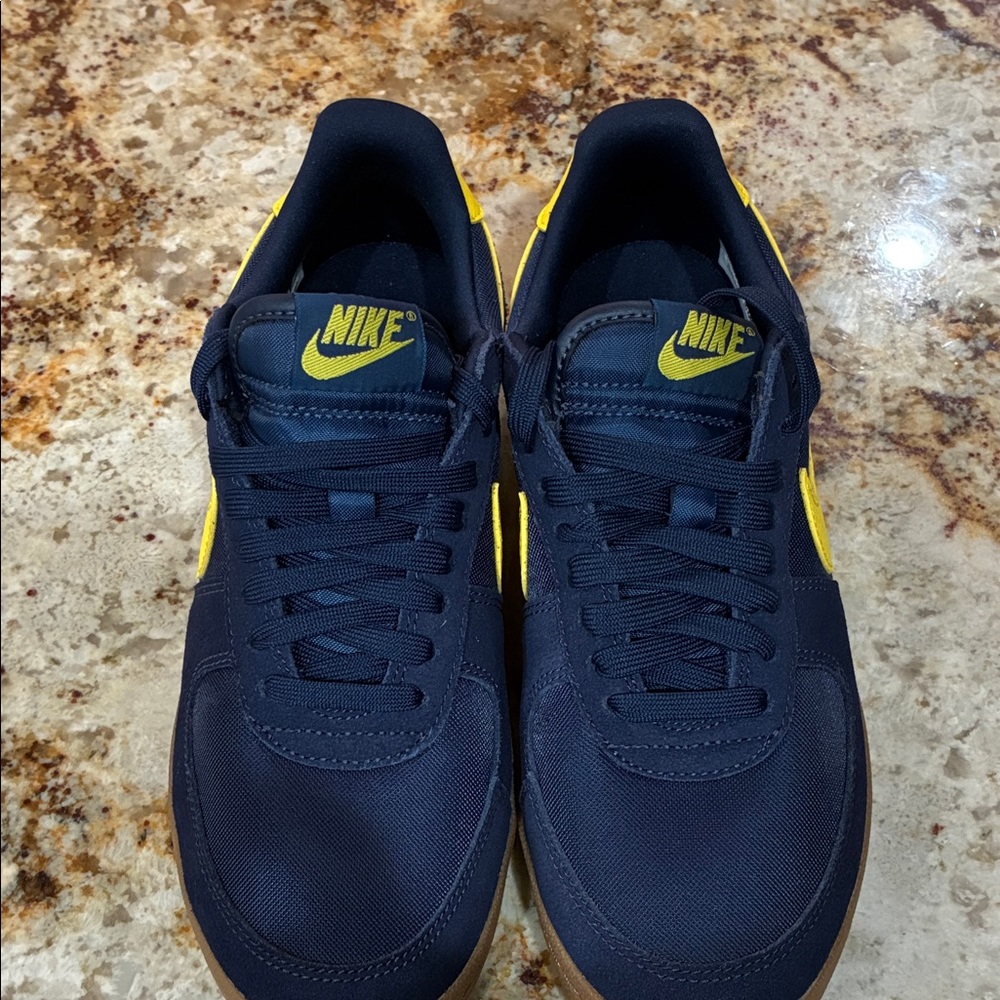 Nike Women’s Field General Sneakers - Picture 3 of 7